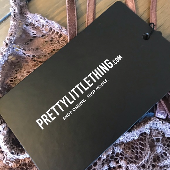 🦄PrettyLittleThing Sheer Lace Choker Crop Top🦄 - Picture 5 of 5